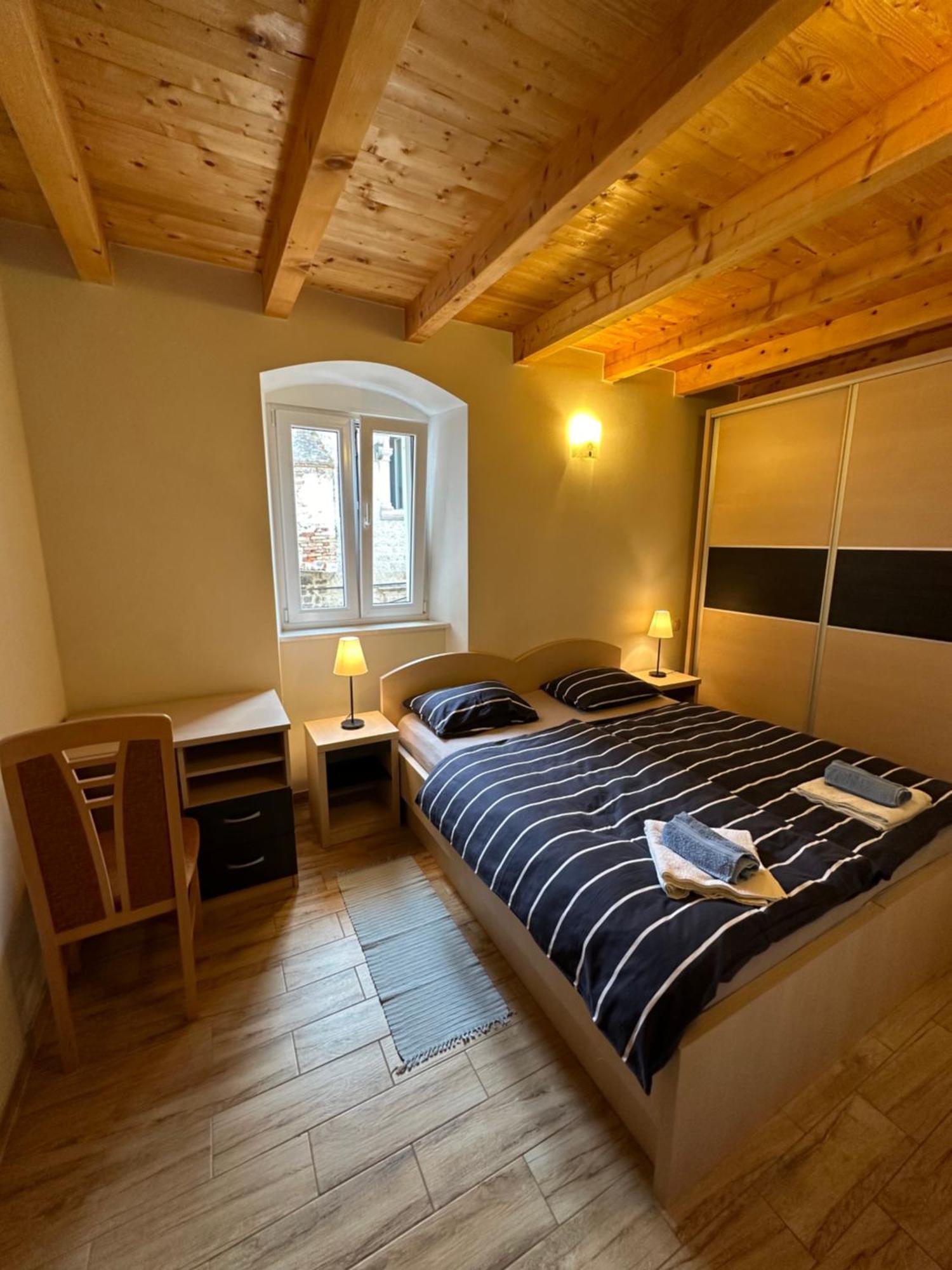 Old Town Apartments Trogir - Free Parking Eksteriør bilde