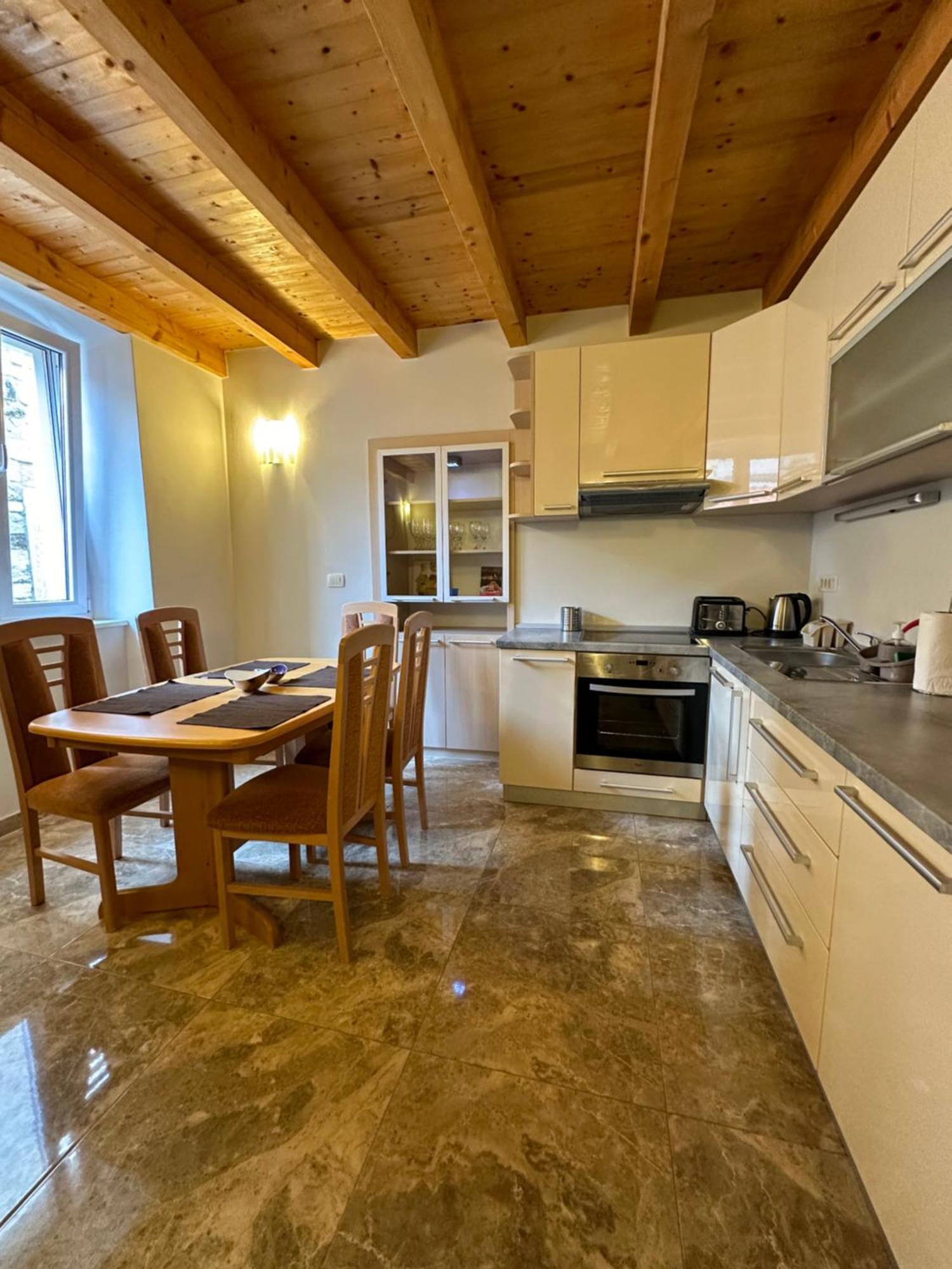 Old Town Apartments Trogir - Free Parking Eksteriør bilde