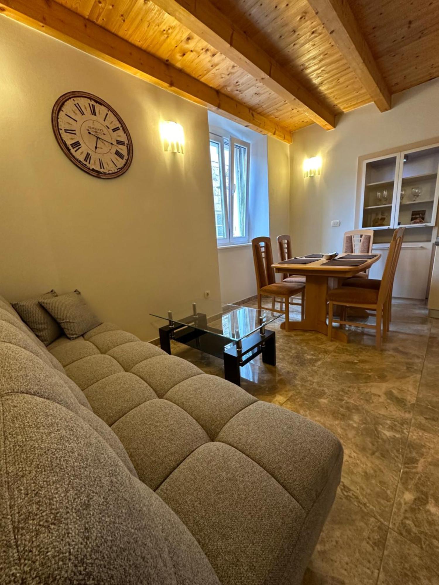 Old Town Apartments Trogir - Free Parking Eksteriør bilde
